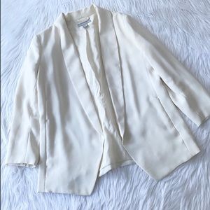 ✨Host Puck✨ H&M off-white/ ivory colored Blazer sz 12